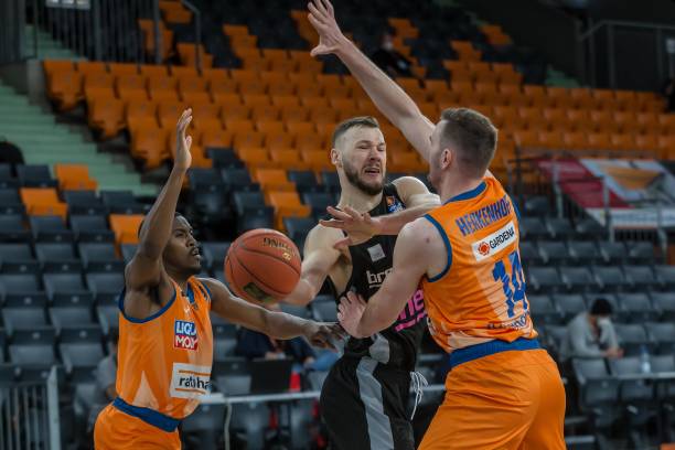 尤其是在英 尤其是在英