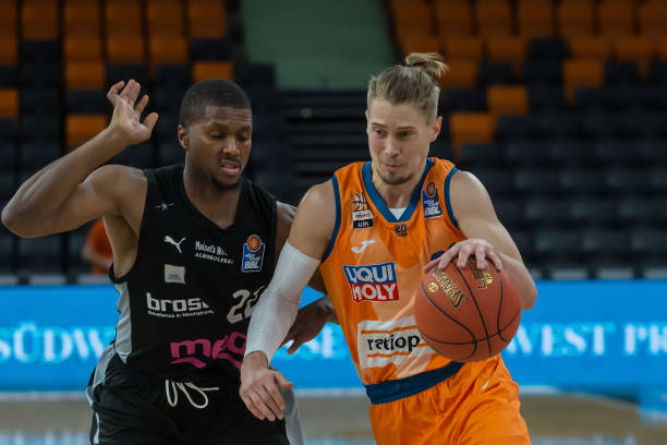 怀森不仅能 怀森不仅能