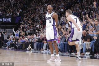 私人飞机返 私人飞机返